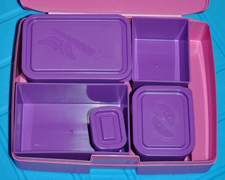 Illustration for article titled Help me find a bento box for lunch noms and/or suggest recipes!